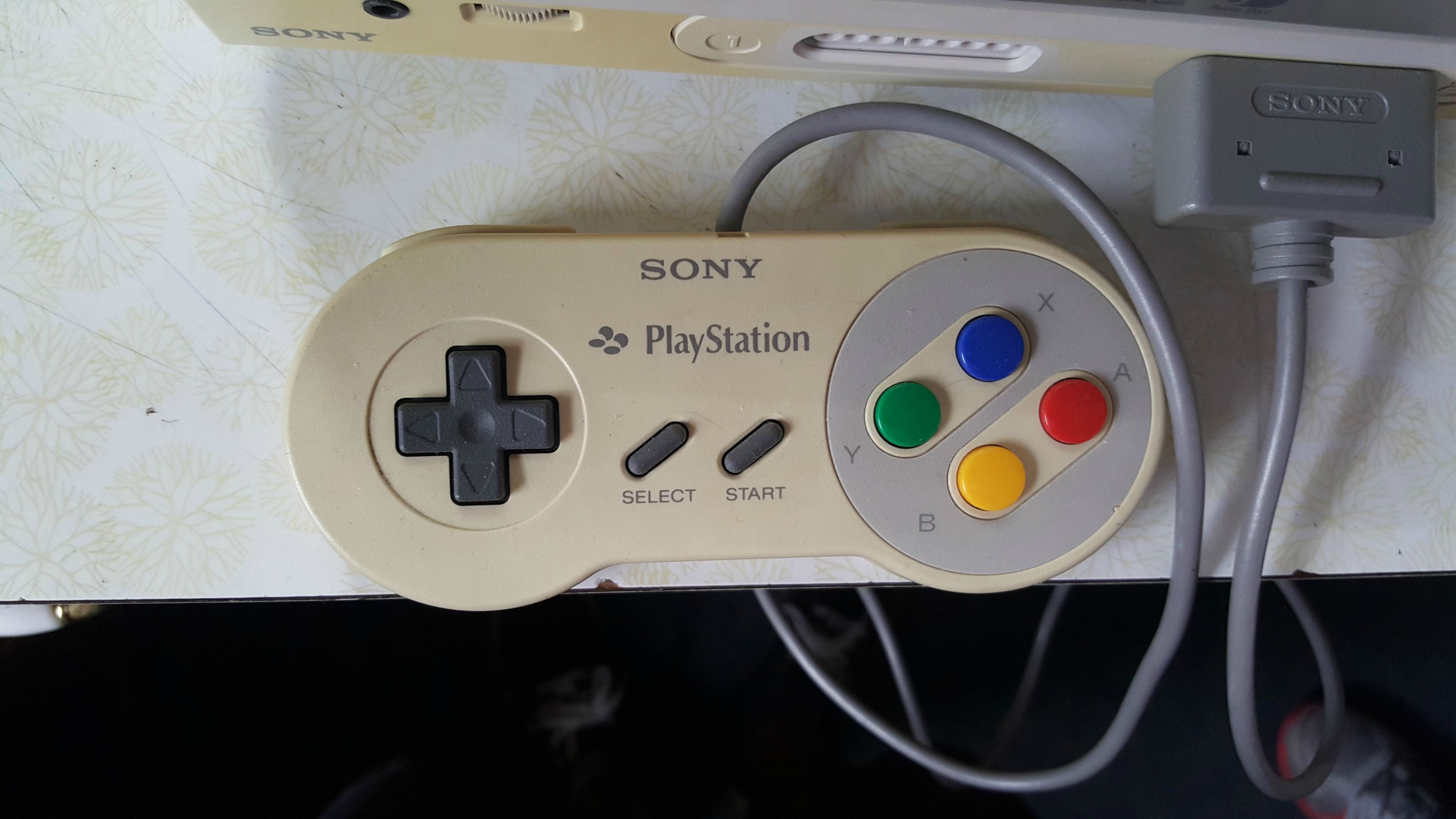 SNES PlayStation CDROM Fotos gamefront.de